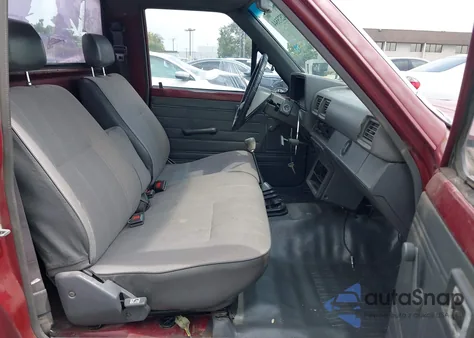 1987 Toyota Pickup 1/2 Ton Rn55 z USA, uszkodzony, nr VIN JT4RN55R9H7009697